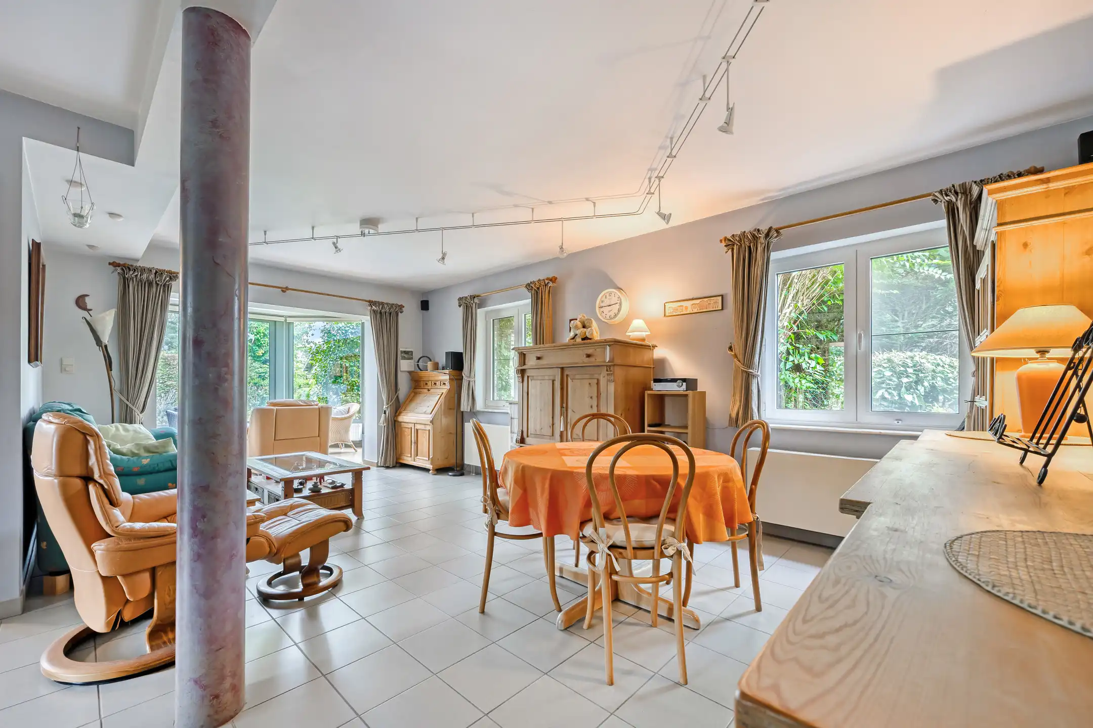 Instapklare gezinswoning met 3 slaapkamers in Emblem foto 11
