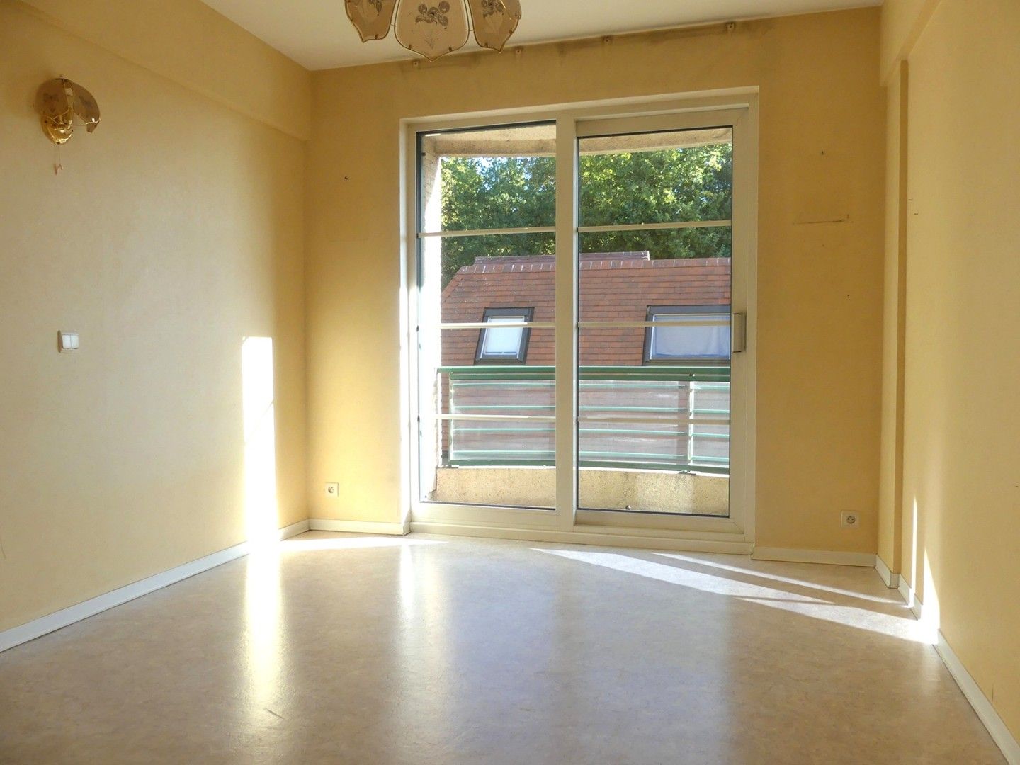 Gezellig appartement met 2 slaapkamers, 2 terrassen en private autostandplaats foto 6