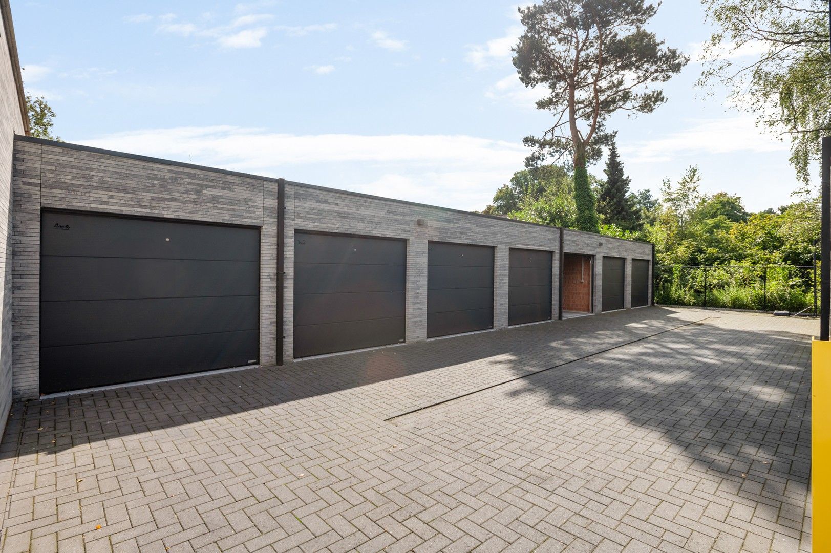 Goed gelegen nieuwbouw garagebox in Maria-Ter-Heide! foto 4