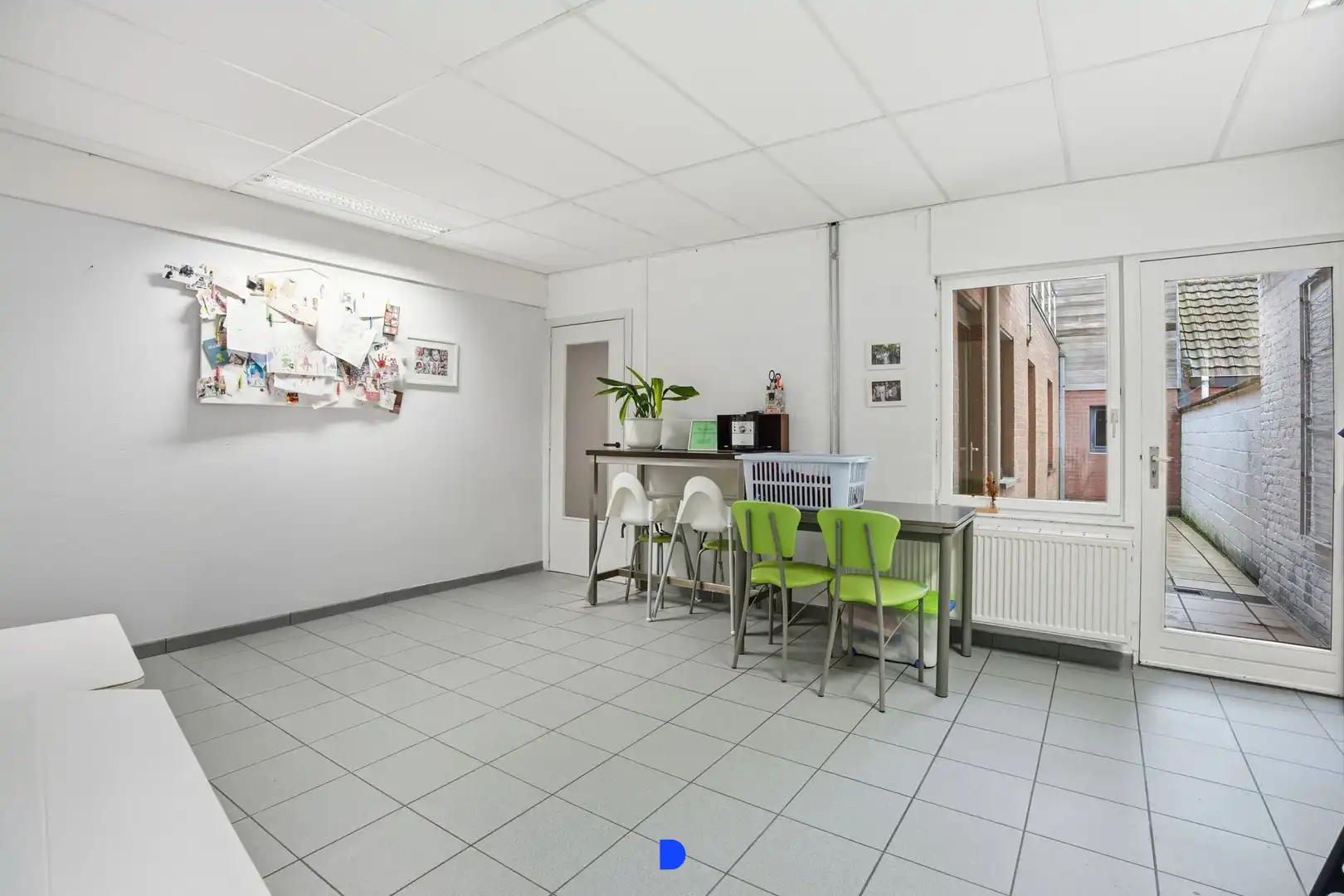 Veelzijdige rijwoning met 2 garages in het centrum van Tielt! foto 14