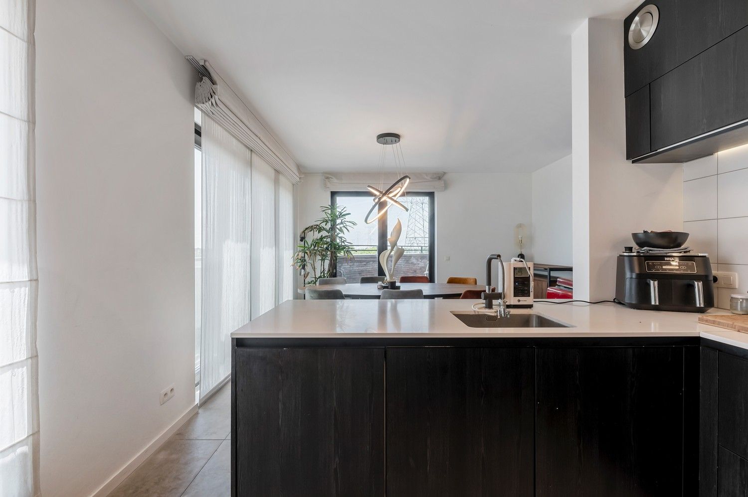 Exclusieve penthouse met panoramisch terras en uitzicht op het Albertkanaal. foto 14