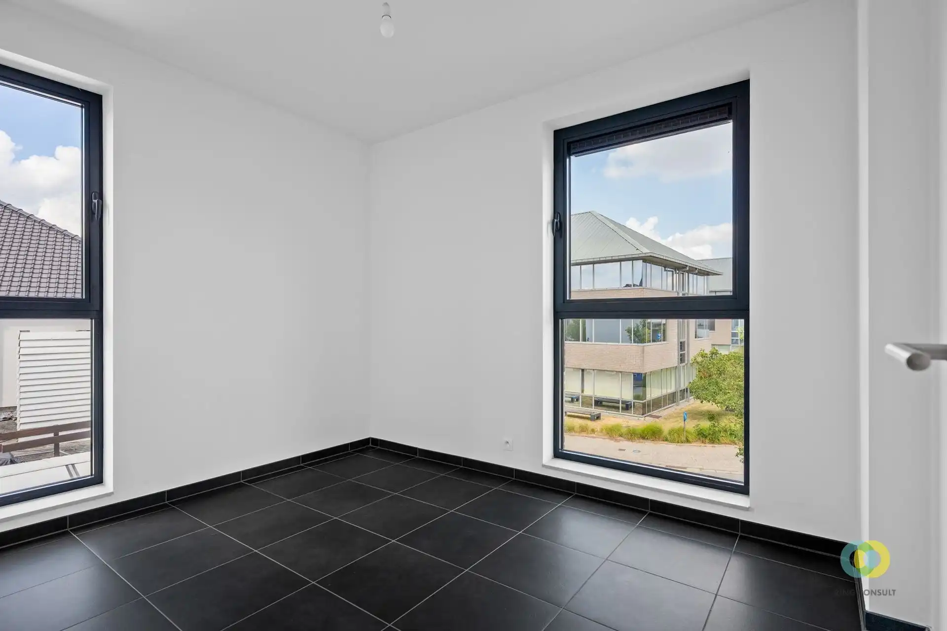 Recent appartement met groot terras foto 6