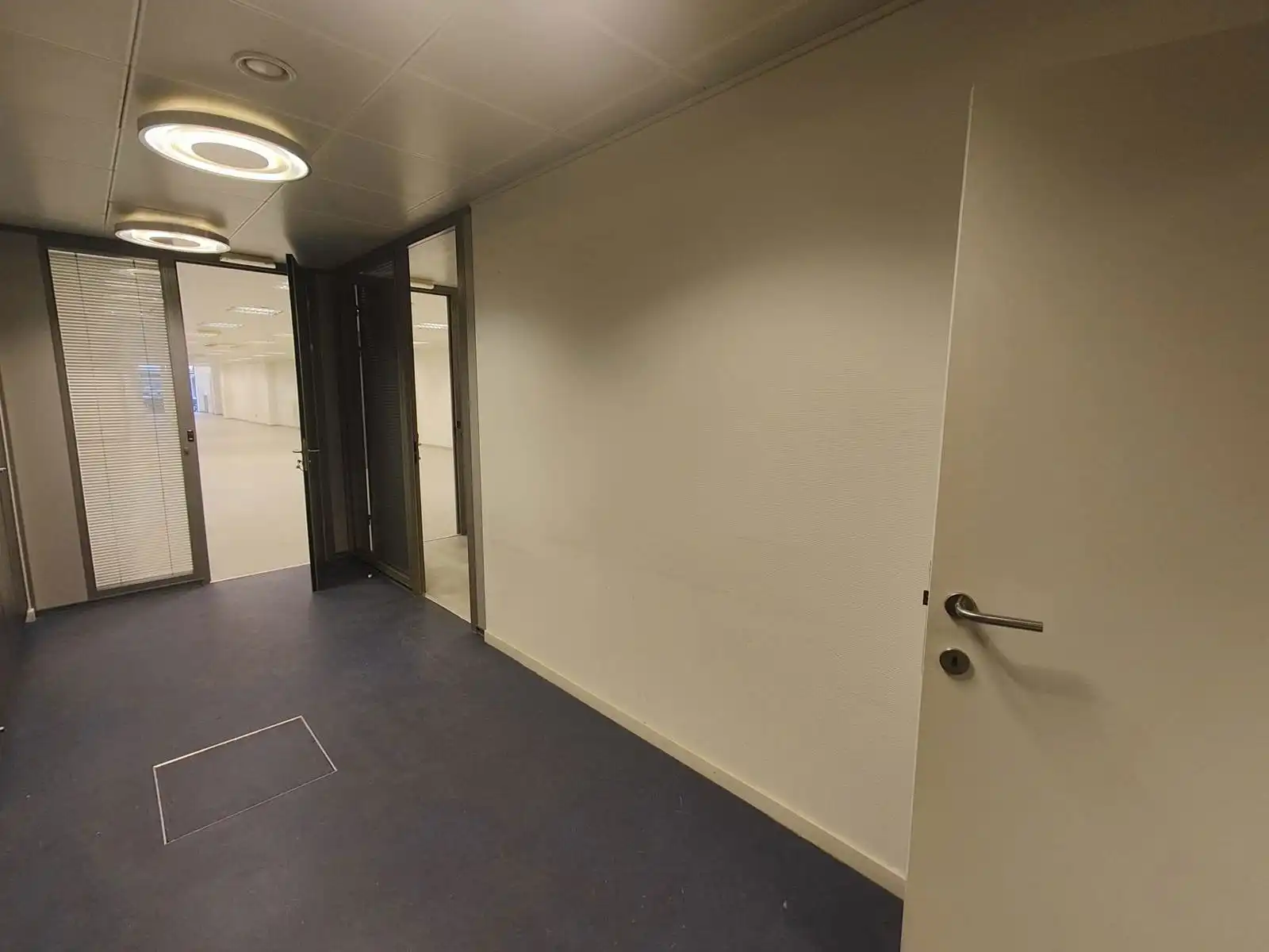 280 m² handels- of kantoorruimte in hartje Dendermonde foto 6