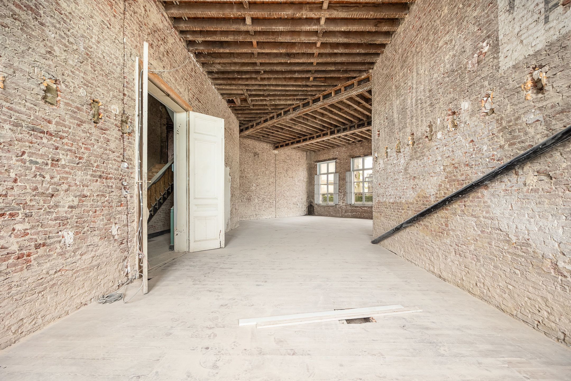 ANTWERPEN KAAIEN - Uniek herenhuis aan de Scheldekaaien foto 3