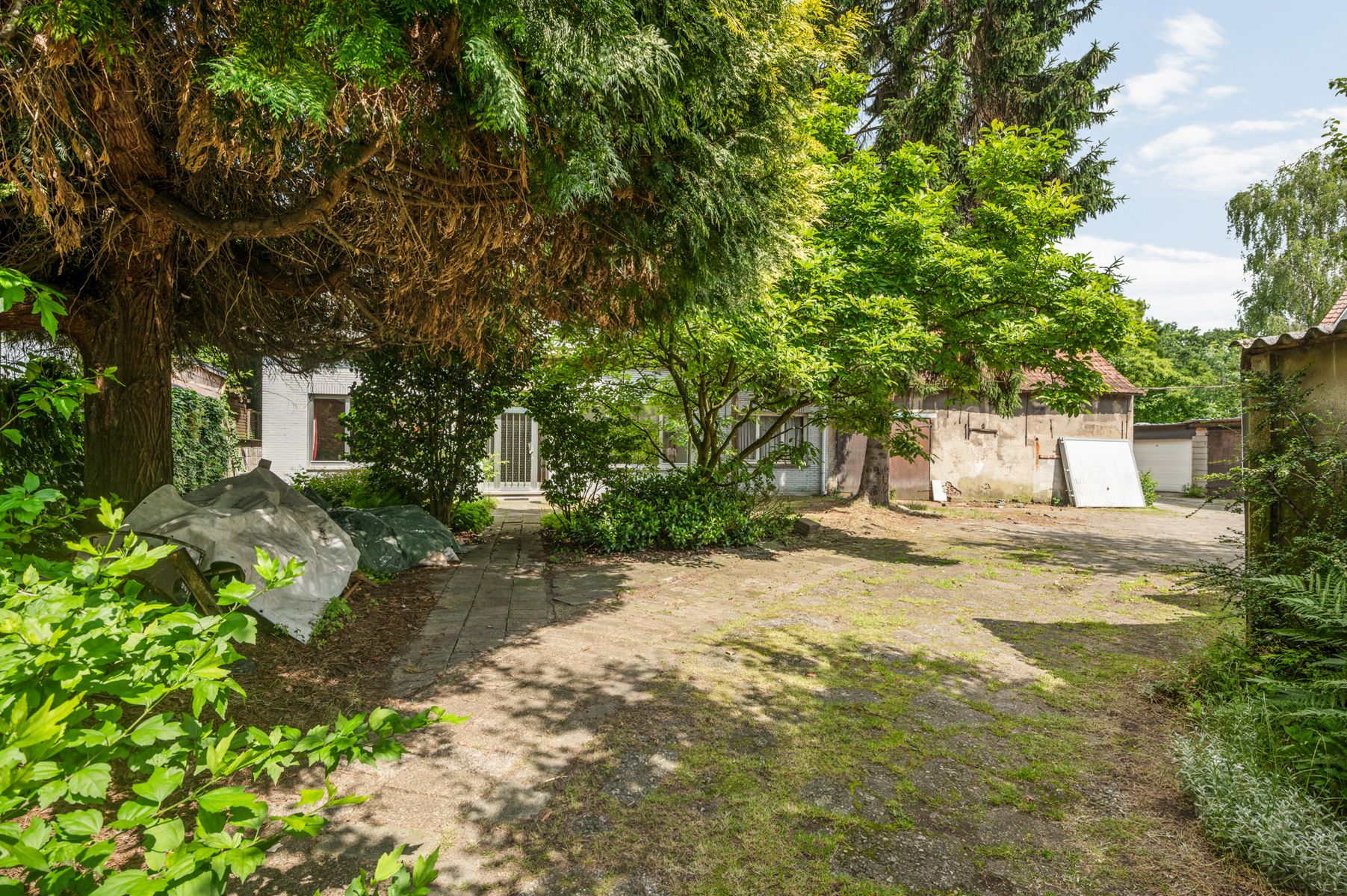 Uniek hoeve omgeven door privacy en rust foto 23