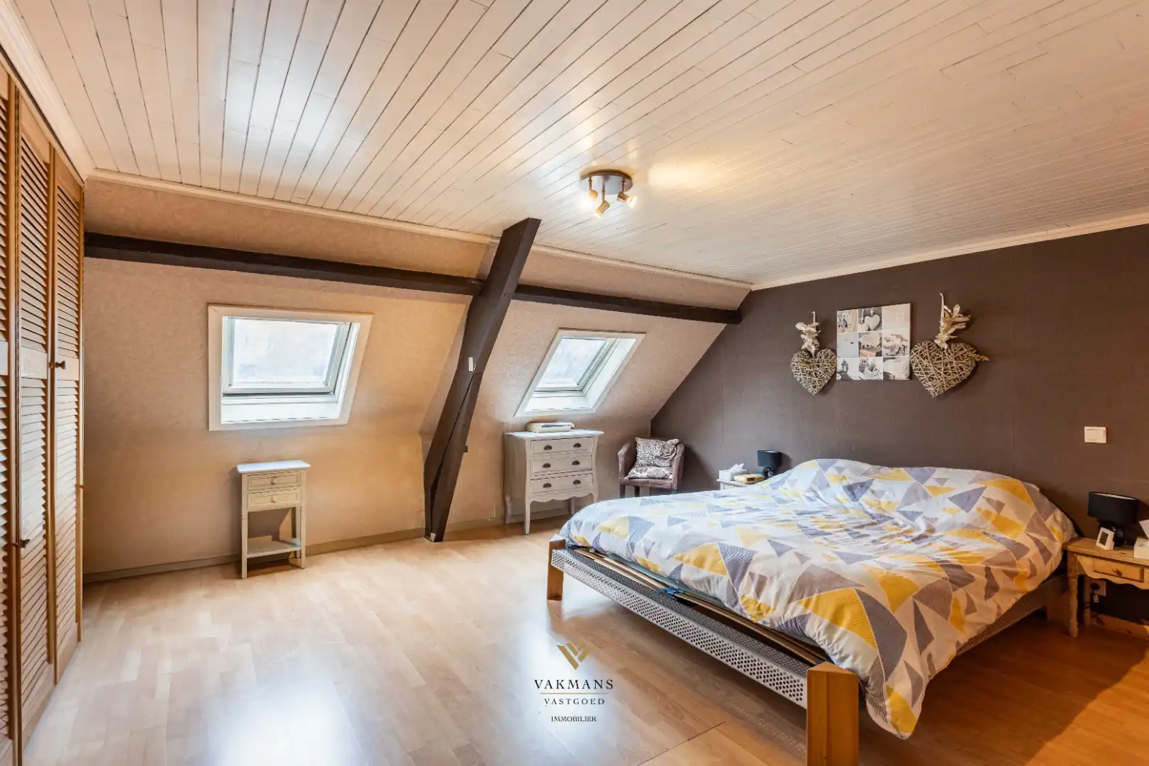 Fermette woning met oprit, dubbele garage en prachtige tuin foto 22