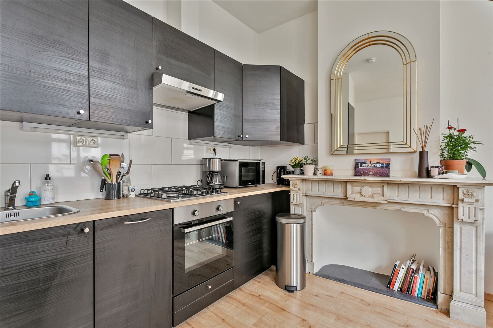 Prachtig gemeubeld 2 slaapkamer appartement foto 3