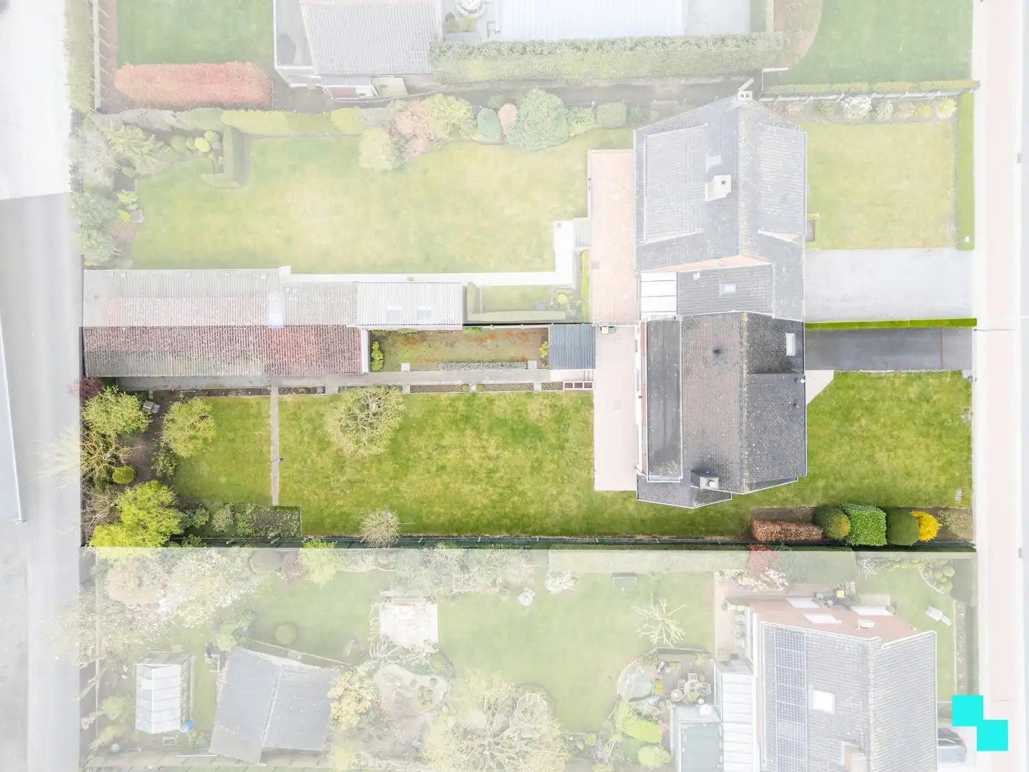 Karaktervolle halfopen bebouwing op ruim perceel te Emelgem foto 4