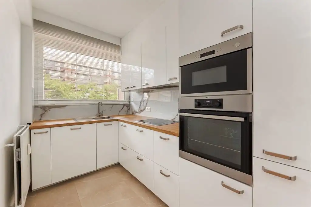 Gerenoveerd appartement met 2 terrassen foto 4