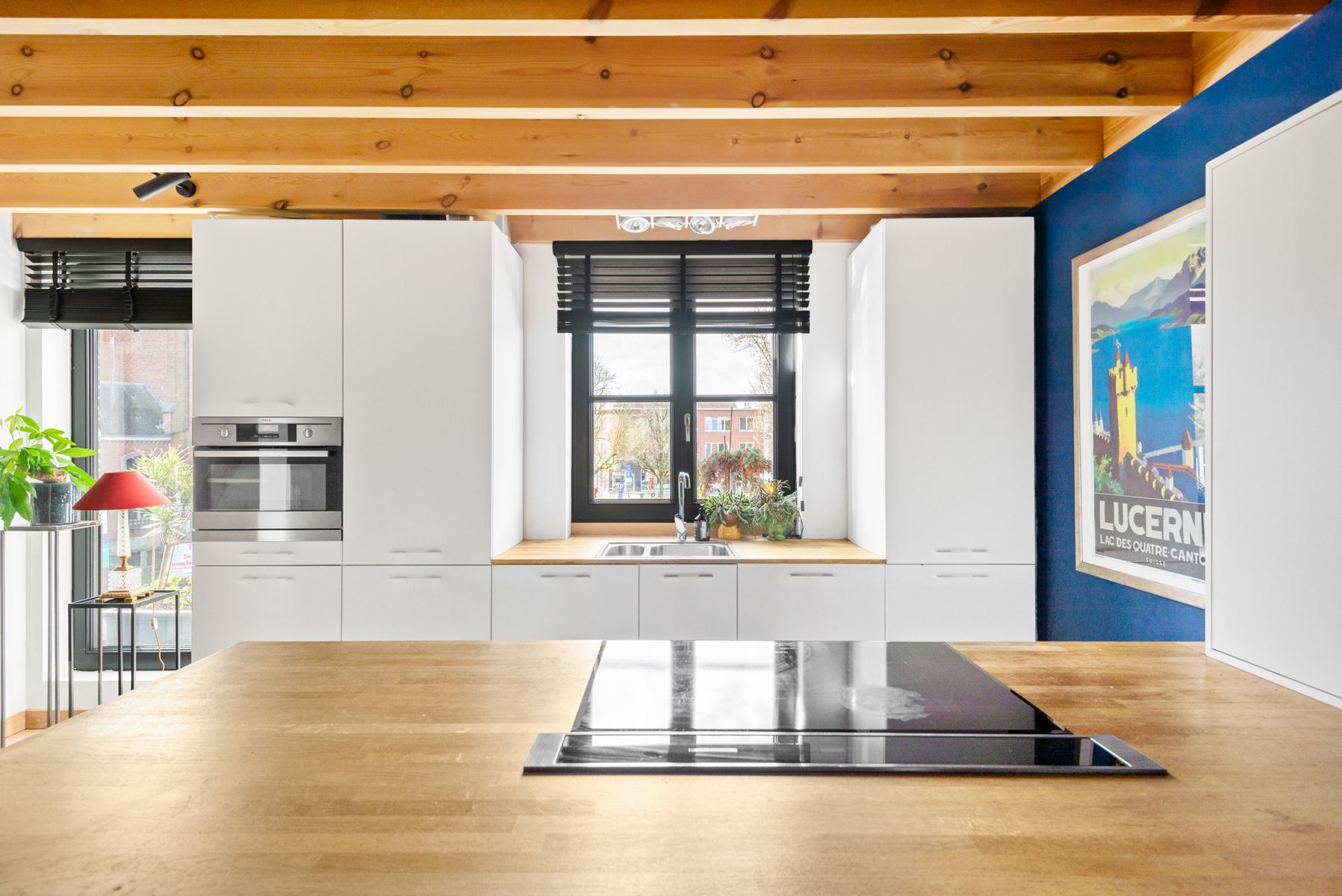 Handelsruimte met bovenliggend appartement in centrum foto 19