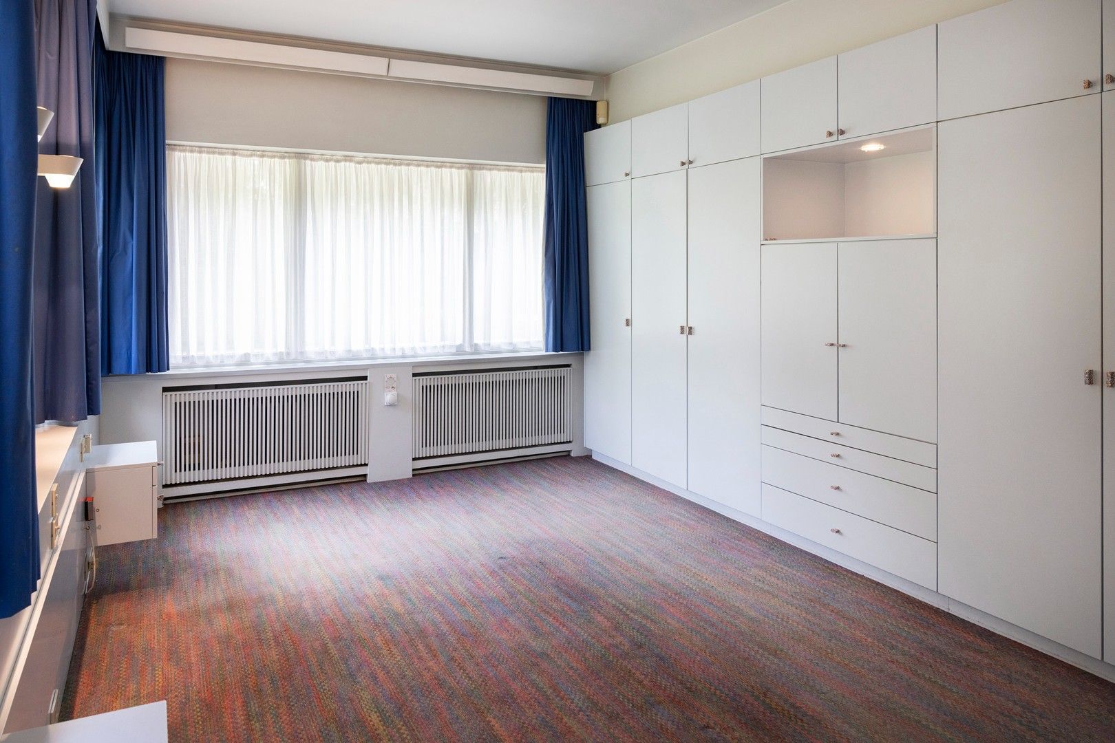 Statige villa met 5 slaapkamers en mooie, volwassen tuin. foto 14