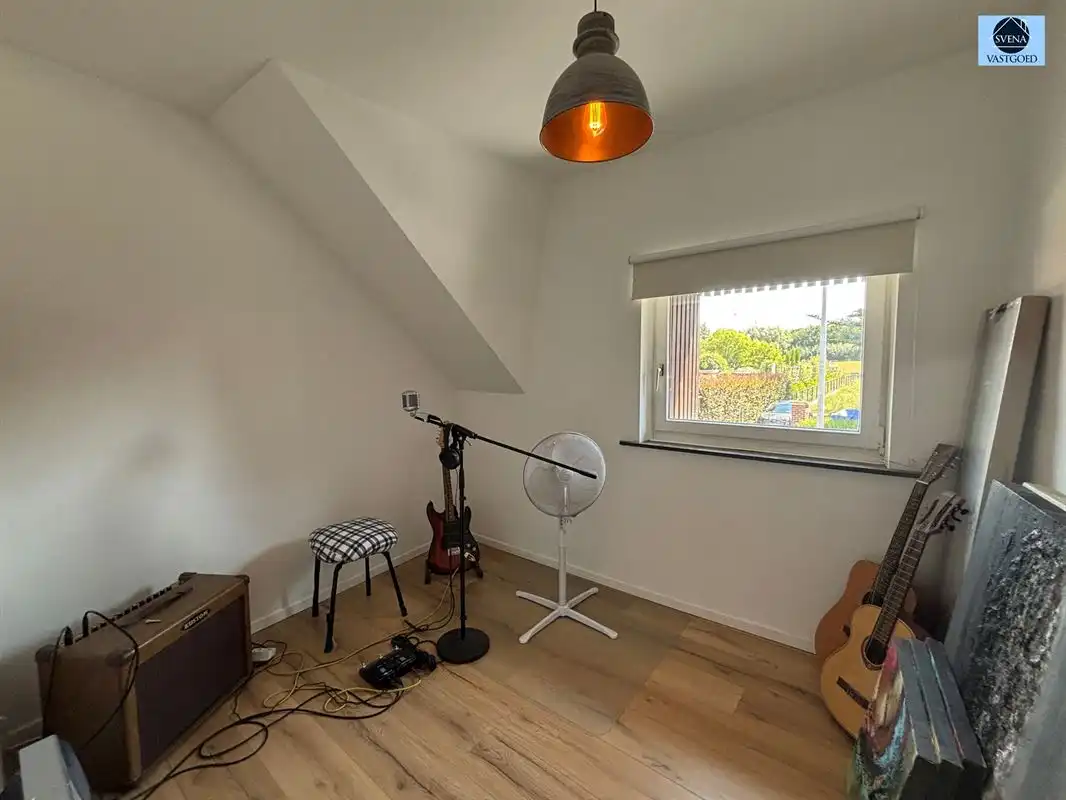 GERENOVEERDE WONING MET 3 SLAAPKAMERS, GARAGE EN TUIN foto 10