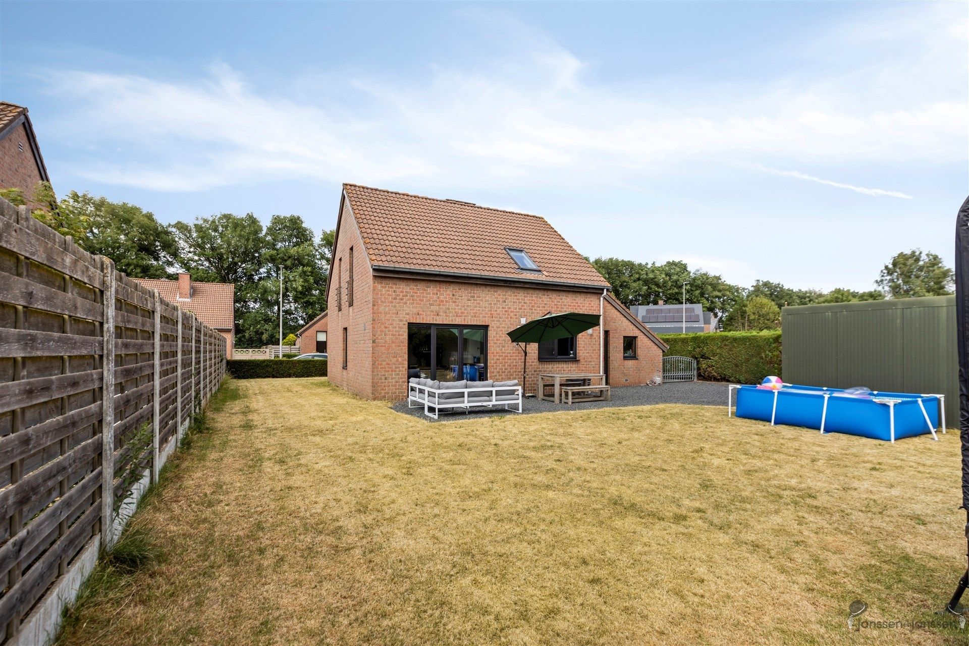 Instapklaar wonen met zonnige tuin in Hechtel-Eksel foto 24