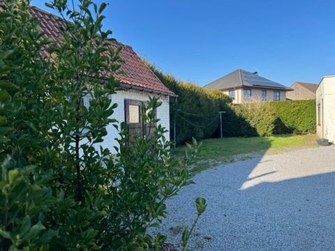 Hoofdfoto van de publicatie: Exclusief te renoveren herenhuis met 5 slpks en extra bouwgrond! op toplocatie in het aangename Nazareth - De Pinte