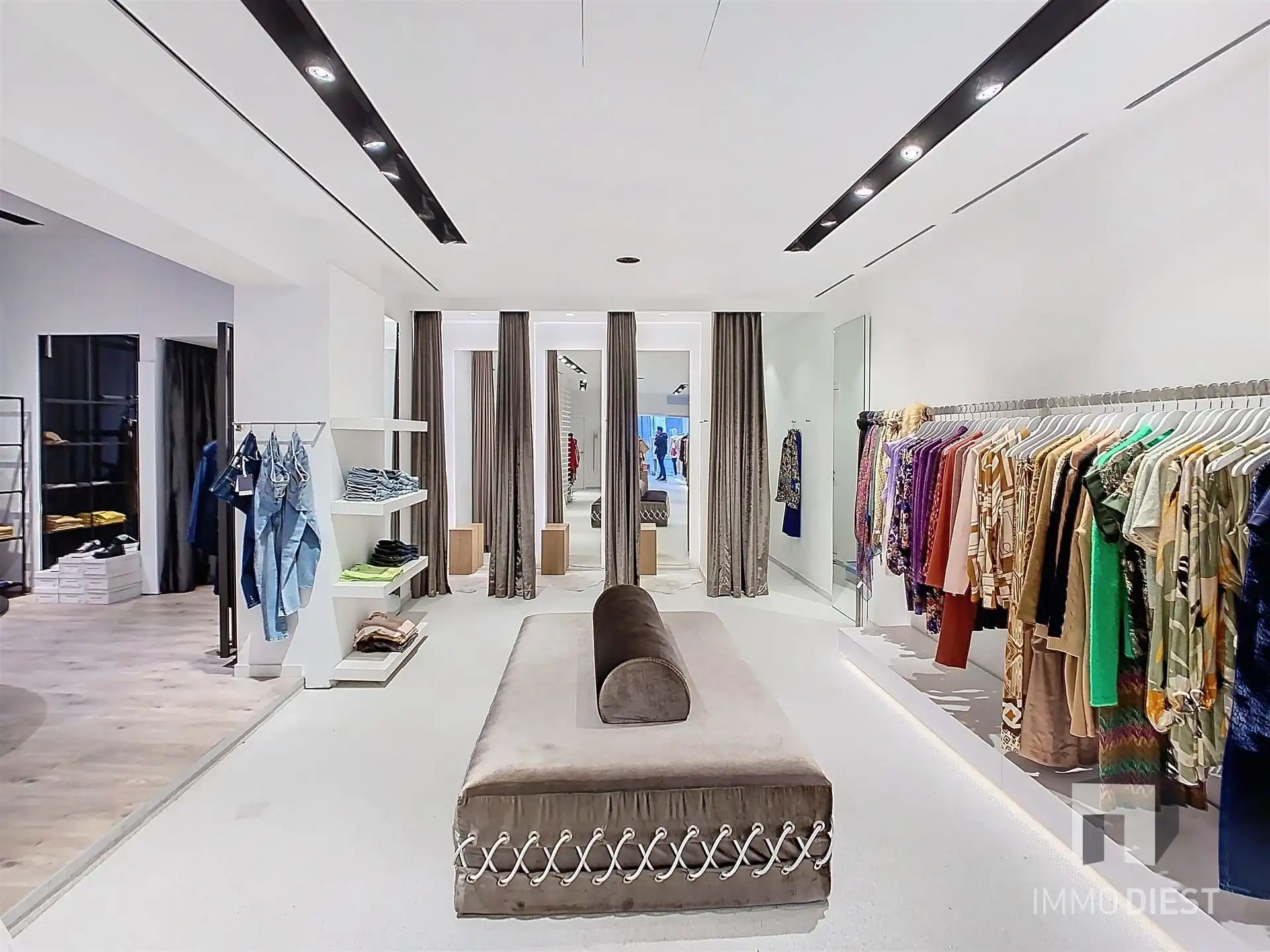 Ca. 200m² gelijkvloerse winkelruimte - uw conceptstore in het centrum van Diest foto 16