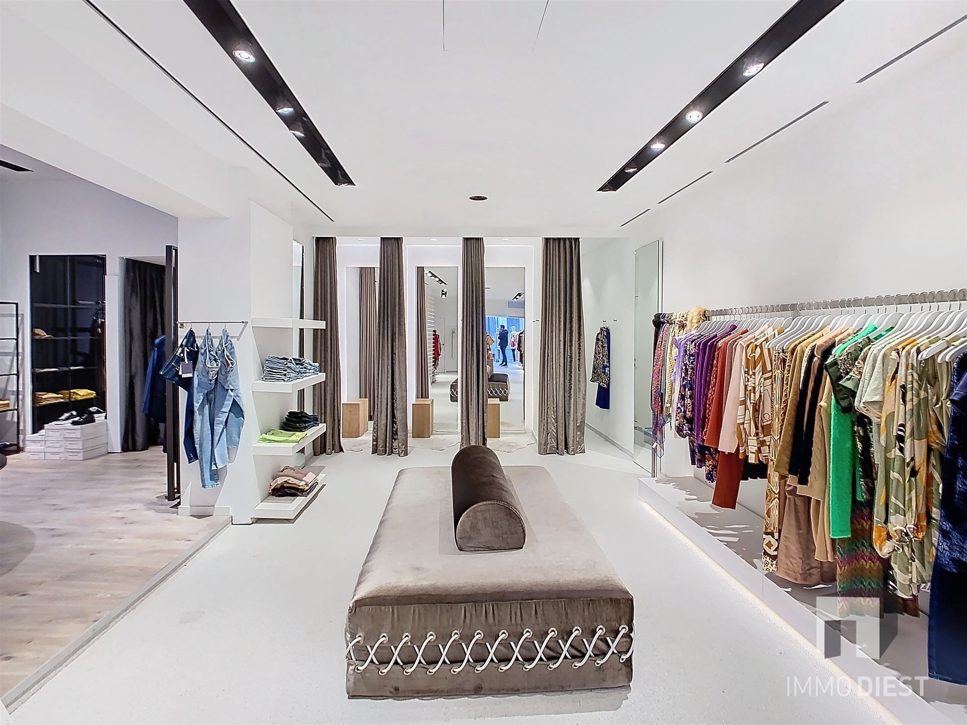 Ca. 200m² gelijkvloerse winkelruimte - uw conceptstore in het centrum van Diest foto 16