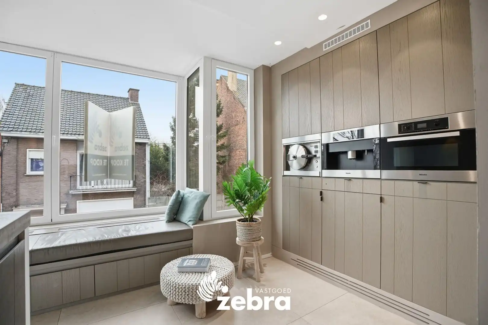 Commercieel handelspand met stijlvolle woonst in centrum Roeselare! foto 14