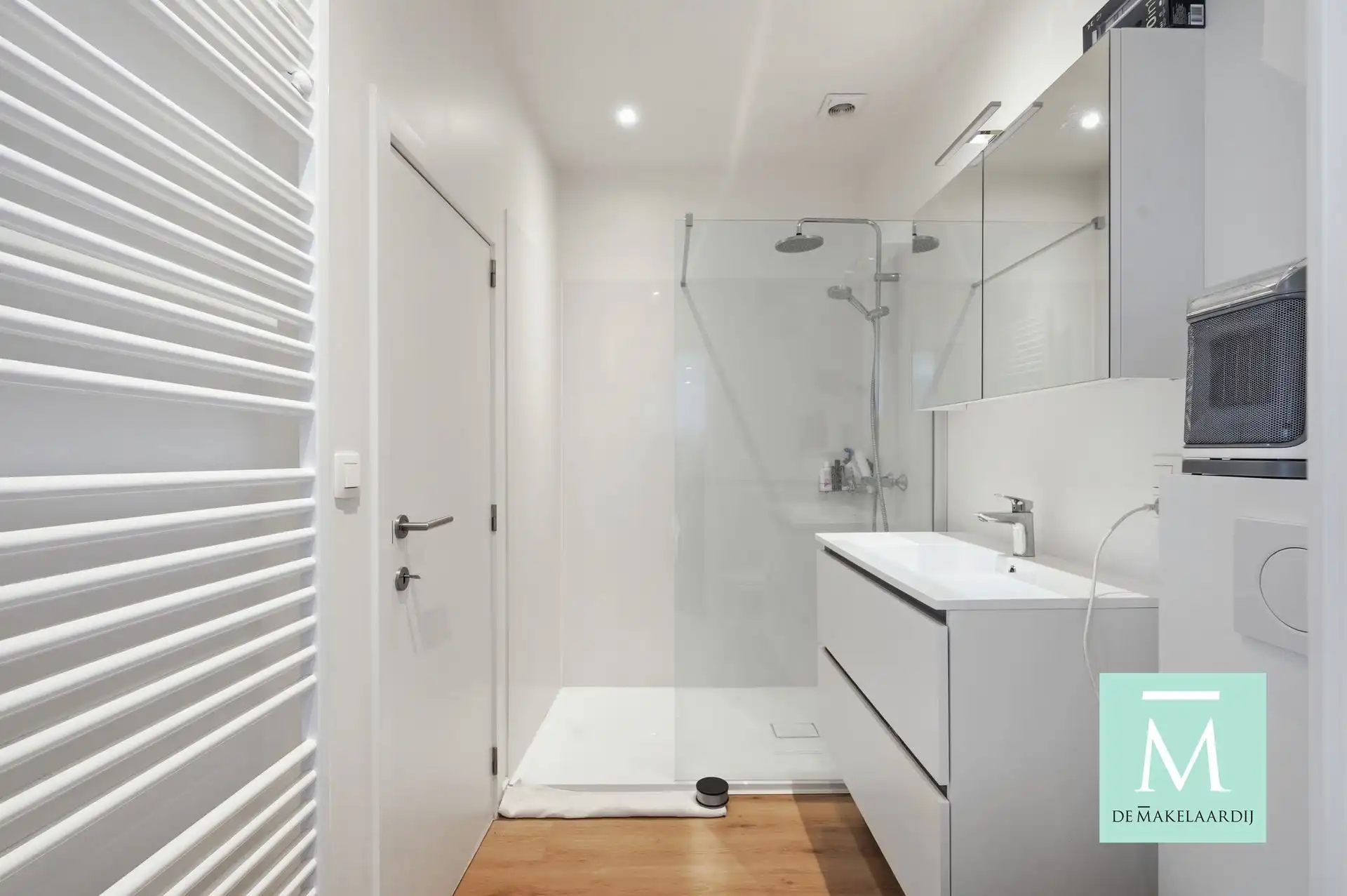 Volledig gerenoveerde woning met inpandige garage met toplocatie in Mechelen foto 15