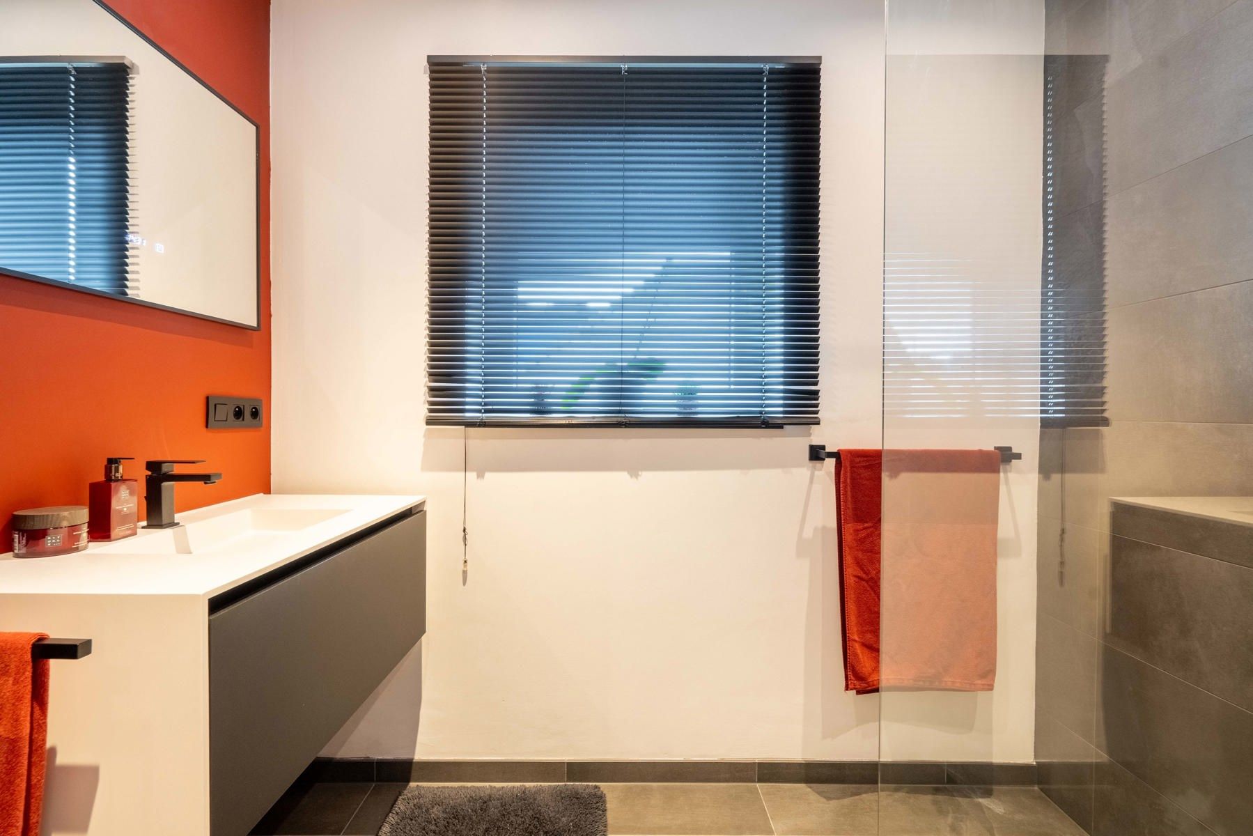 Recent en energiezuinig appartement in Heist-op-den-Berg!!! foto 12