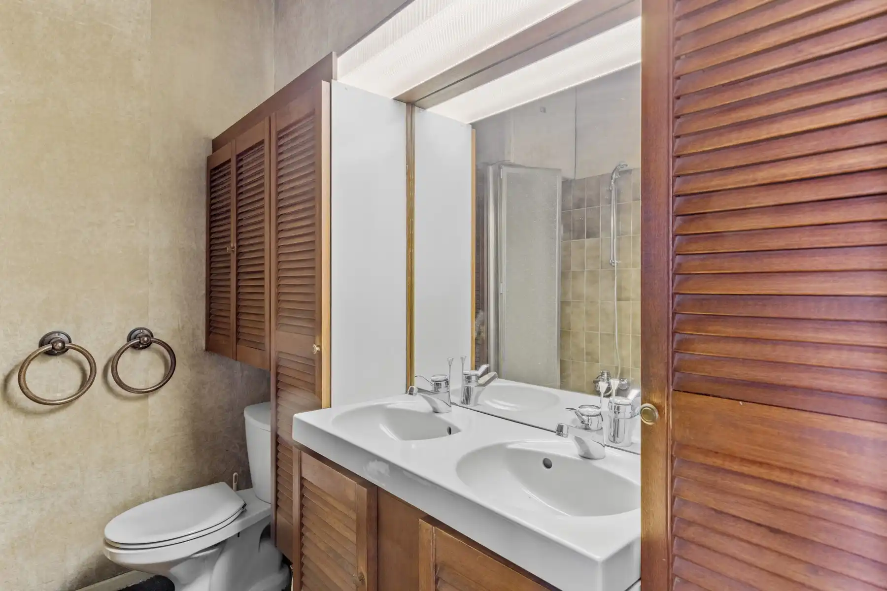 Handelshuis in dé winkelstraat van Wetteren! foto 11