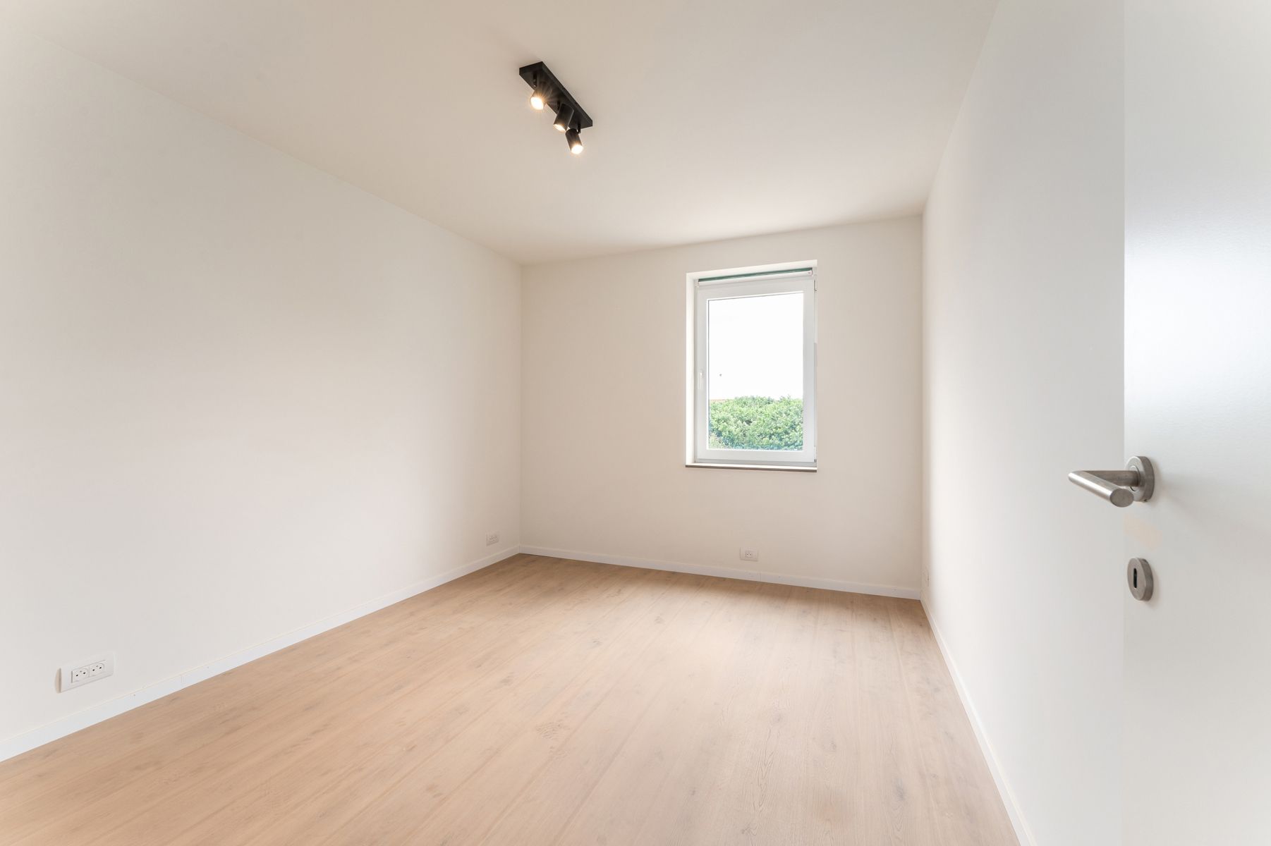 Charmante woning met uitzicht over polderlandschap foto 16