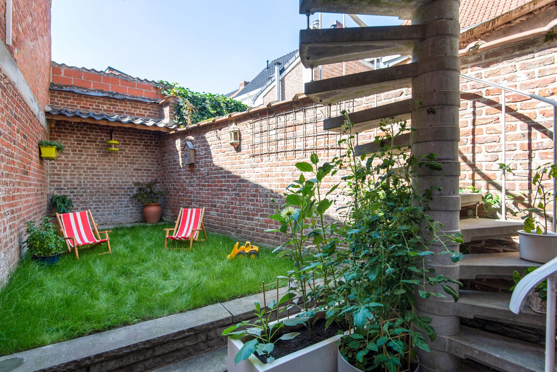 Stijlvol herenhuis met verrassende troeven in hartje Temse foto 11
