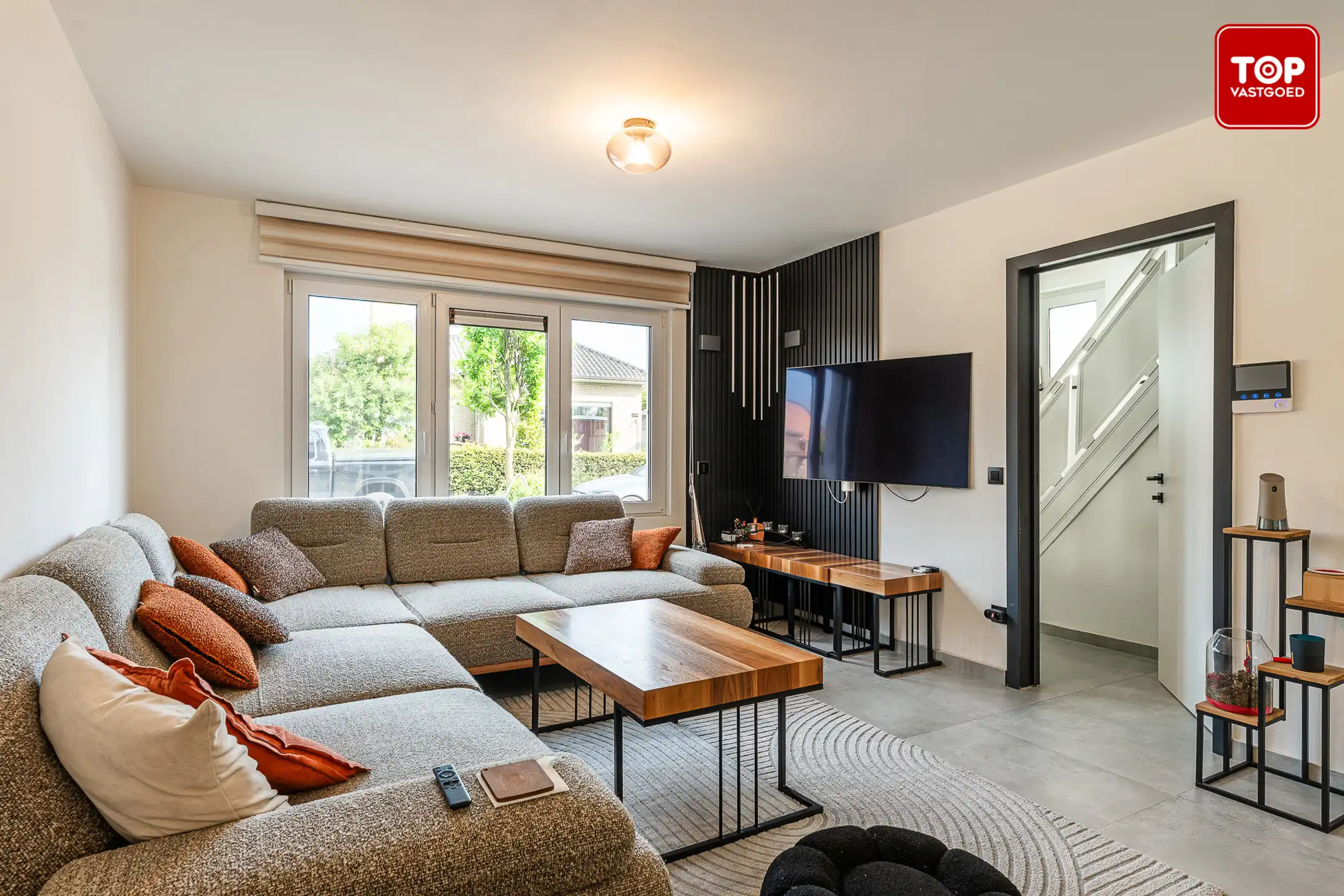 Gerenoveerde open bebouwing met 5 slaapkamers en tuin foto 3
