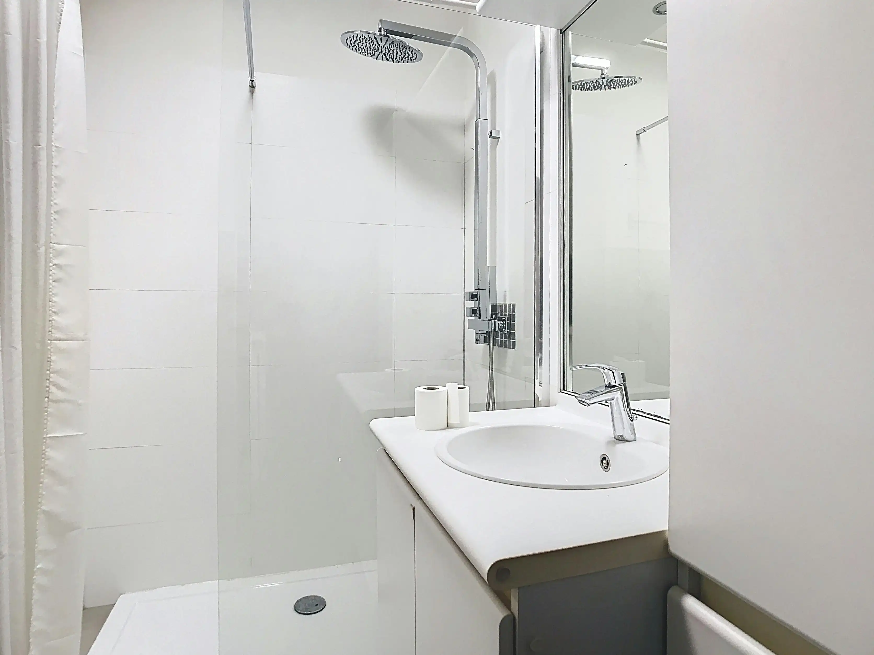 Gemoderniseerd appartement met 2 slpkmrs (garage mogelijk) foto 8