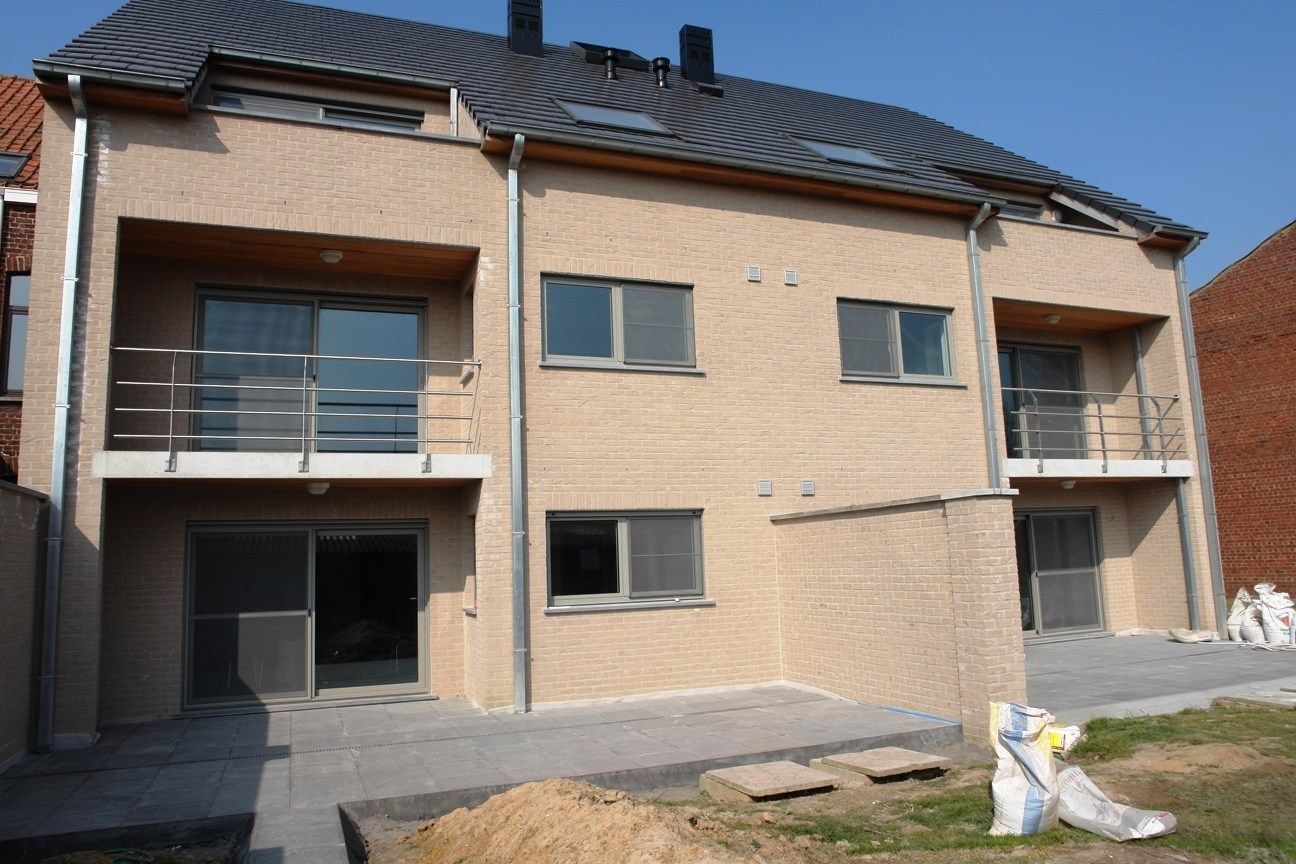 RECENT & COMFORTABEL APPARTEMENT TERRAS EN EEN GARAGE  foto 7