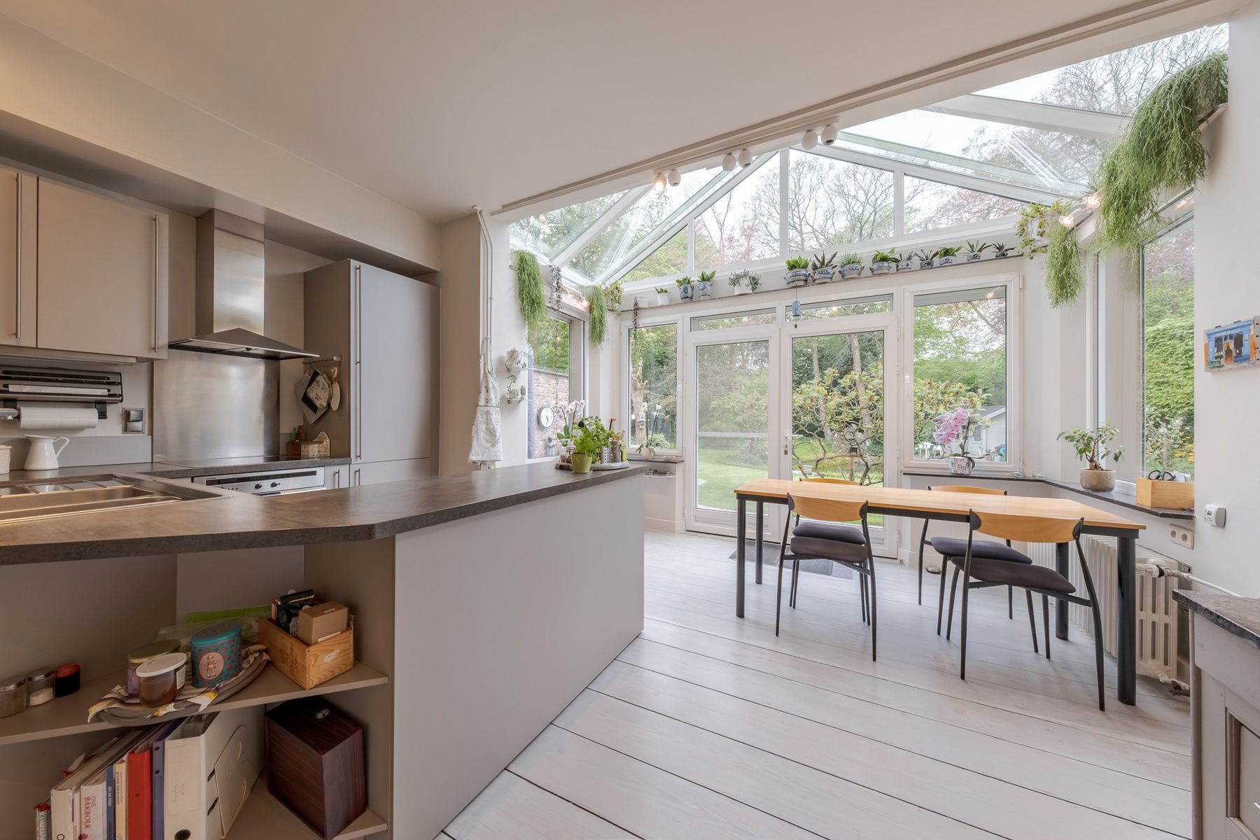 Uniek gerestaureerde meesterwoning met parktuin foto 10
