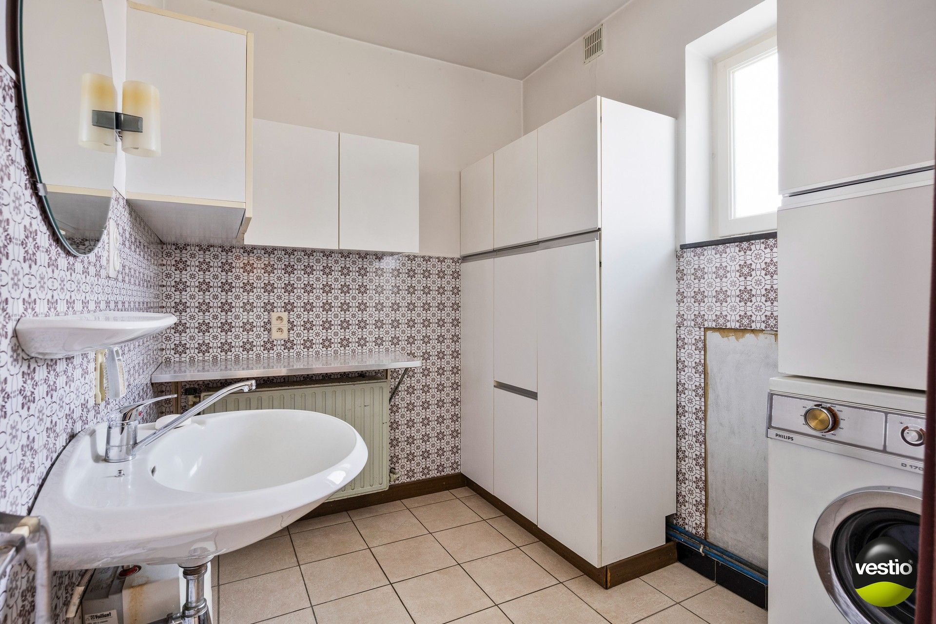 Charmante gezinswoning met drie slaapkamers op rustige, centrale ligging te Genk foto 9