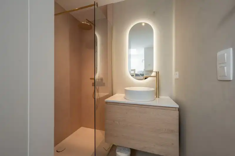 Recent gerenoveerd 2-slaapkamerappartement met terras van 20 m² foto 8