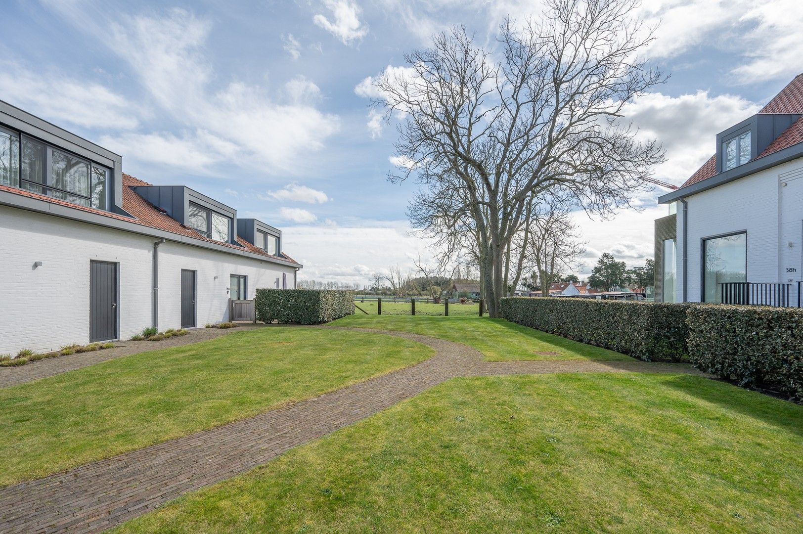 Uitzonderlijke eigendom met een uniek open zicht op de Hazegraspolders, vlakbij het Oosthoekplein. foto 29