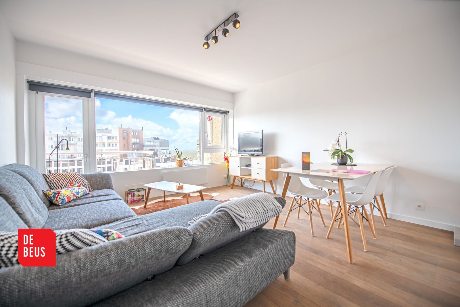 Prachtig gerenoveerd appartement met uitzicht op zee en het historische centrum foto 1