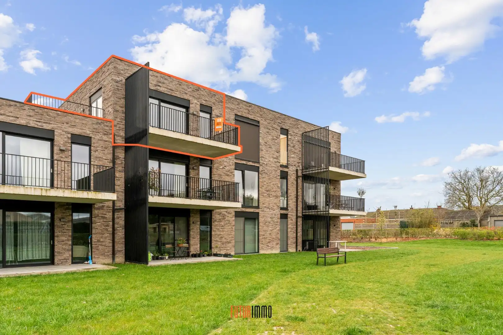 Ruim en lichtrijk 2-slpk appartement met dubbel terras foto 2