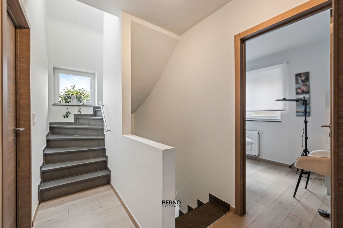 Prachtige, instapklare HOB met 4 slaapkamers. foto 11