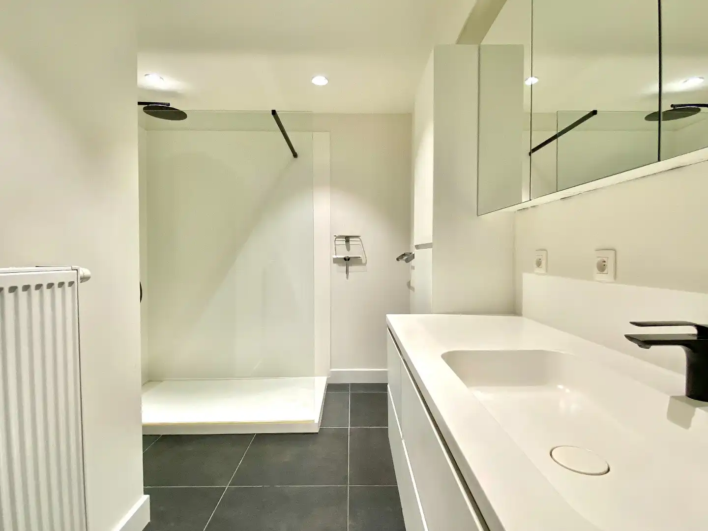 Hedendaagse woning met tuin en 1 slaapkamer te Heule. foto 7