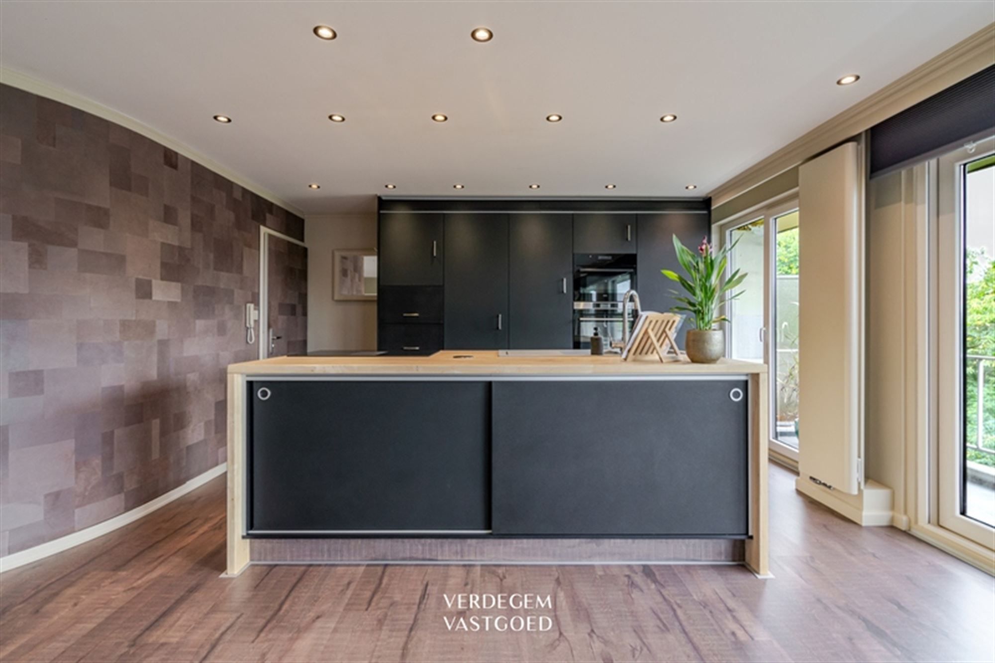 Mooi gerenoveerd en instapklaar appartement: een oase in het groen foto 5