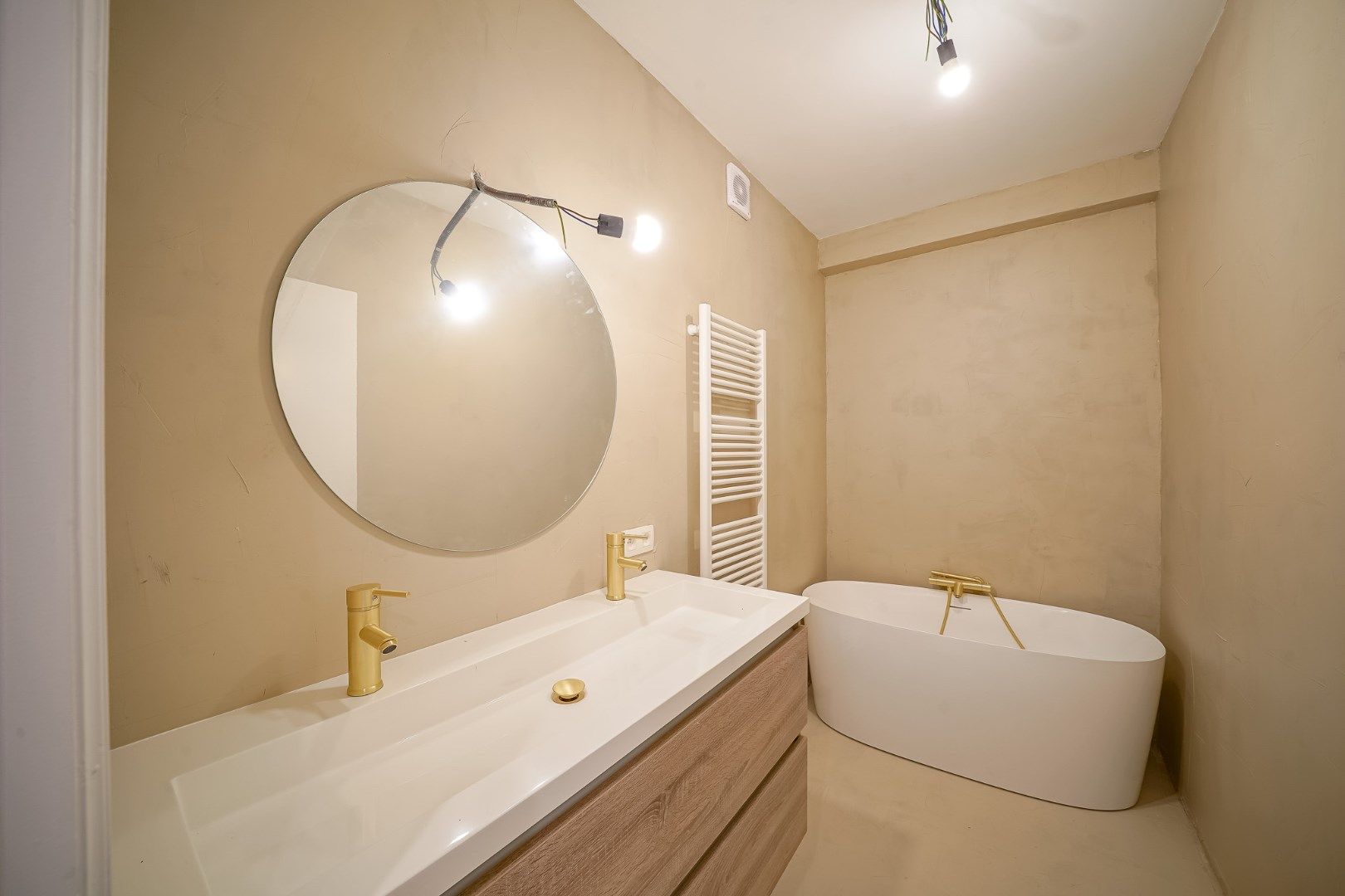 Prachtig vernieuwd 2-slaapkamerappartement centrum Oostende foto 13