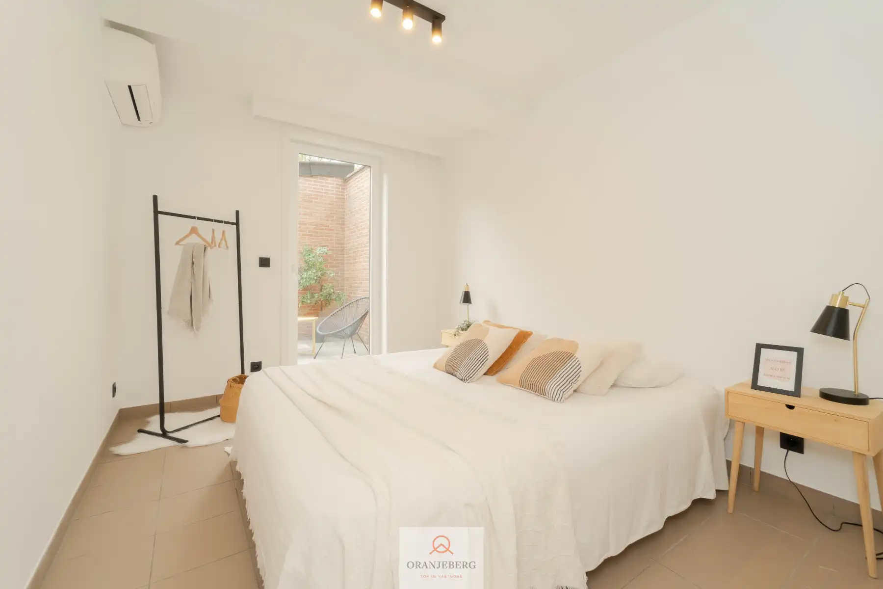 Lichtrijk gelijkvloers 2-slpk appartement met terras, Wondelgem! foto 11