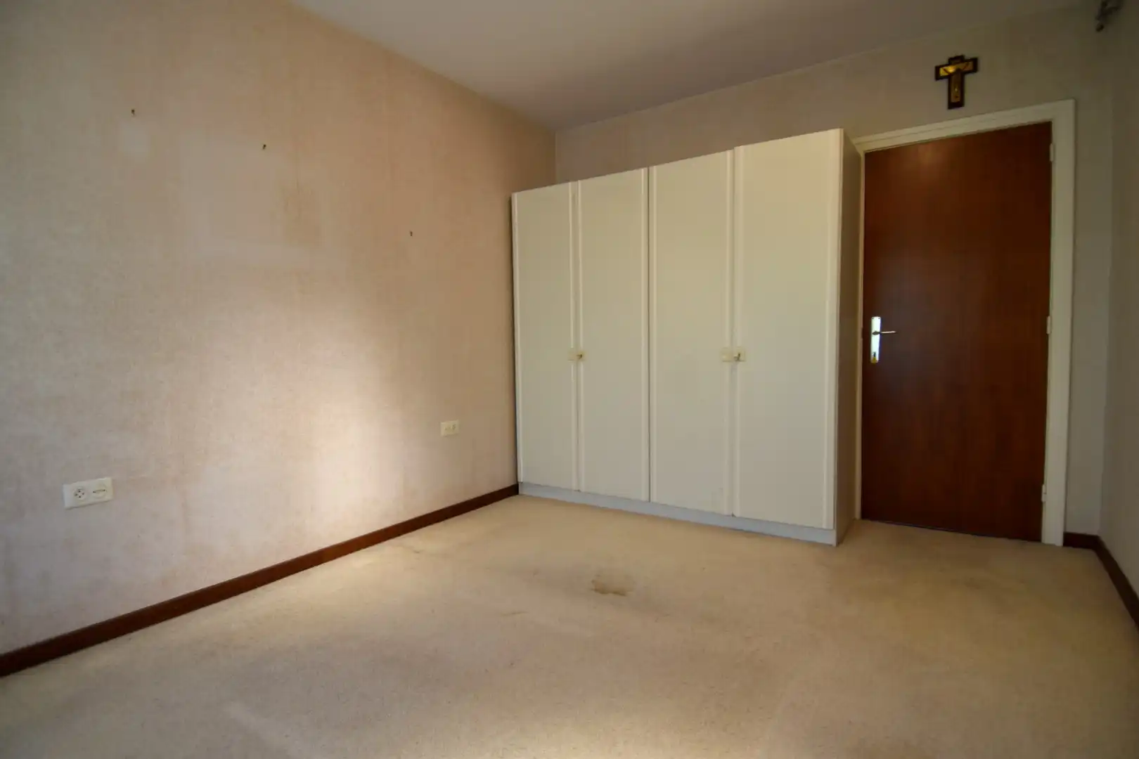 Alleenstaande woning met achterliggende opslag ruimte (205 m²) te koop in Heule foto 9