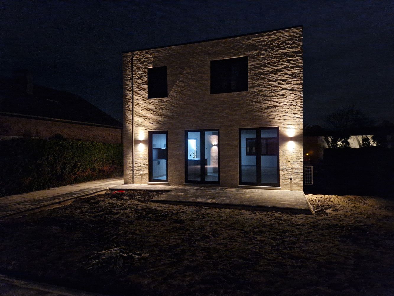 Rustig Gelegen Nieuwbouw Woning 3 Slpk + Garage(s) foto 12