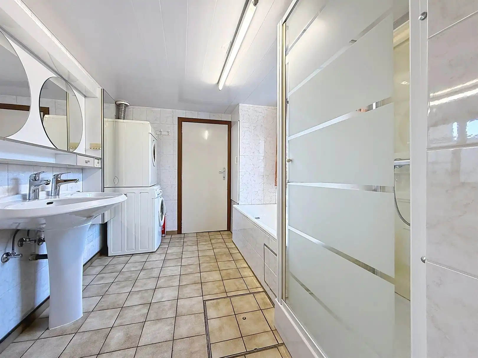 Op te frissen woning met binnenkoer, tuin, 3 slpks foto 15