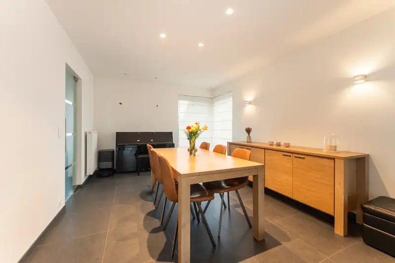 HOOGLEDE – Moderne gezinswoning met zonnige tuin en tal van extra’s! opp. 351 m² foto 6