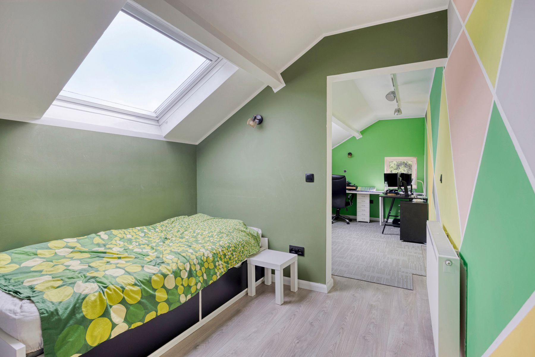 Volledig gerenoveerde, instapklare woning in groene omgeving foto 22