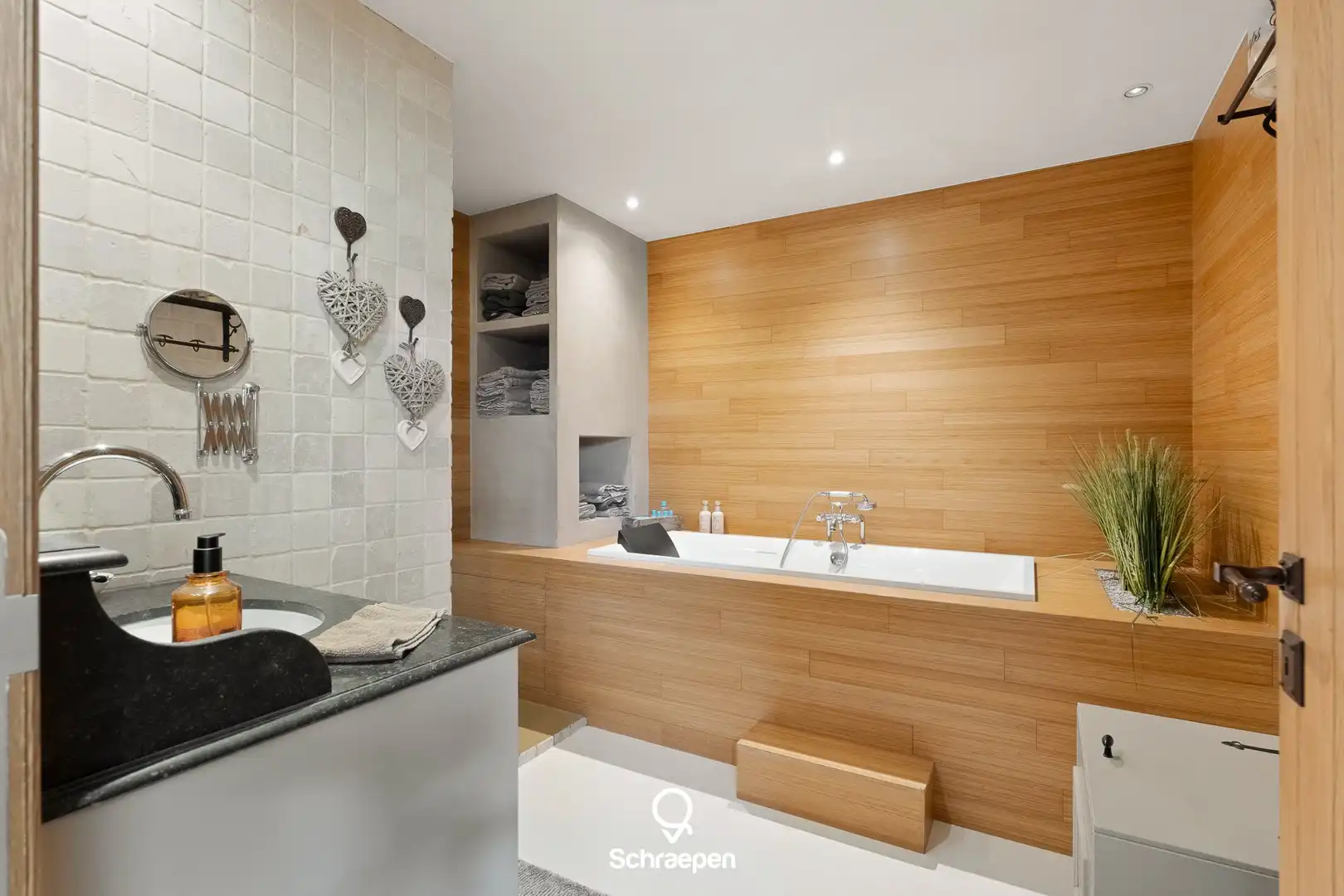 Instapklare woning met garage/opbergruimte van 120 m² op centrale ligging te Houthalen! foto 8