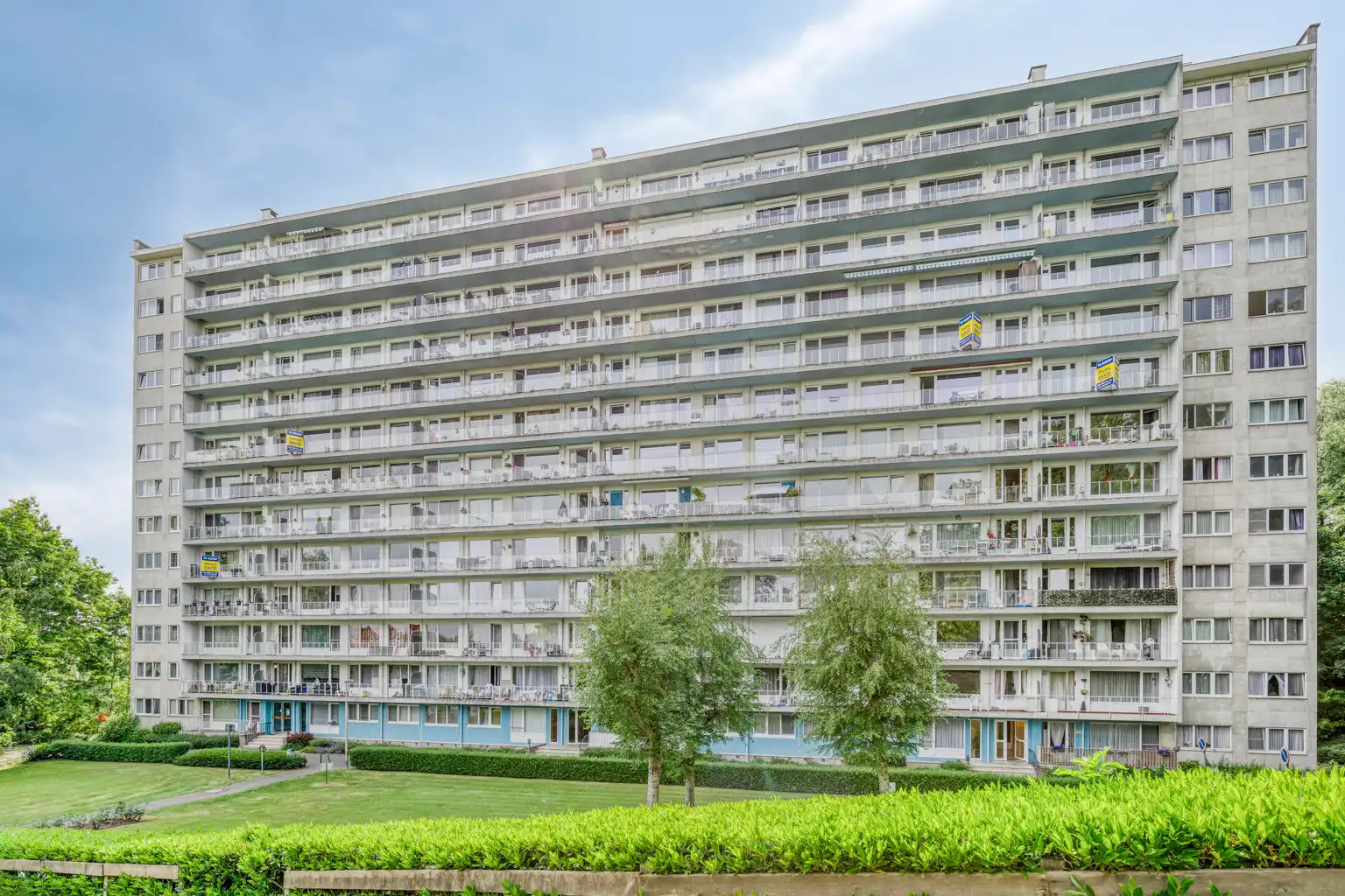 Lichtrijk 2-kamer appartement met terras en kelder foto {{pictureIndex}}