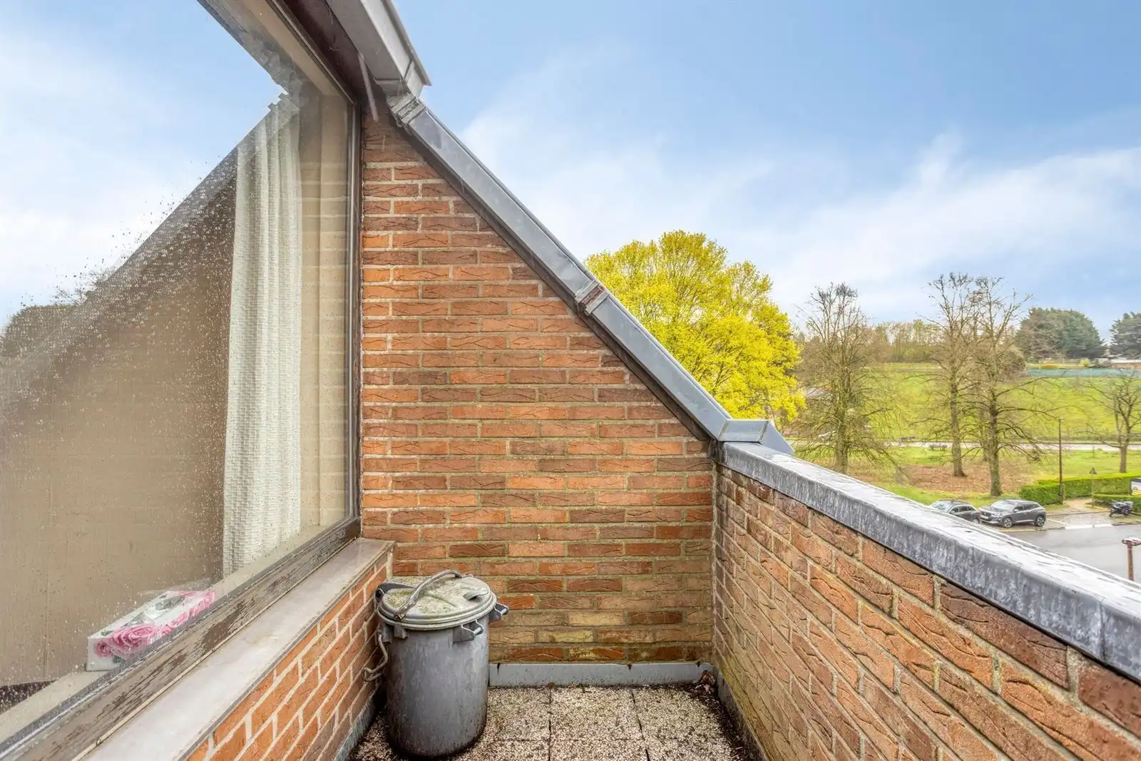 Appartement met 2 slaapkamers en zolder. foto 5