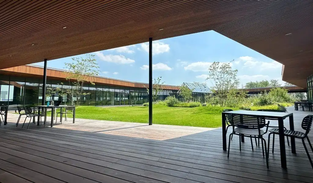 Prachtig gemeubelde kantoren met dienstverlening In The Yard in Drongen foto 24