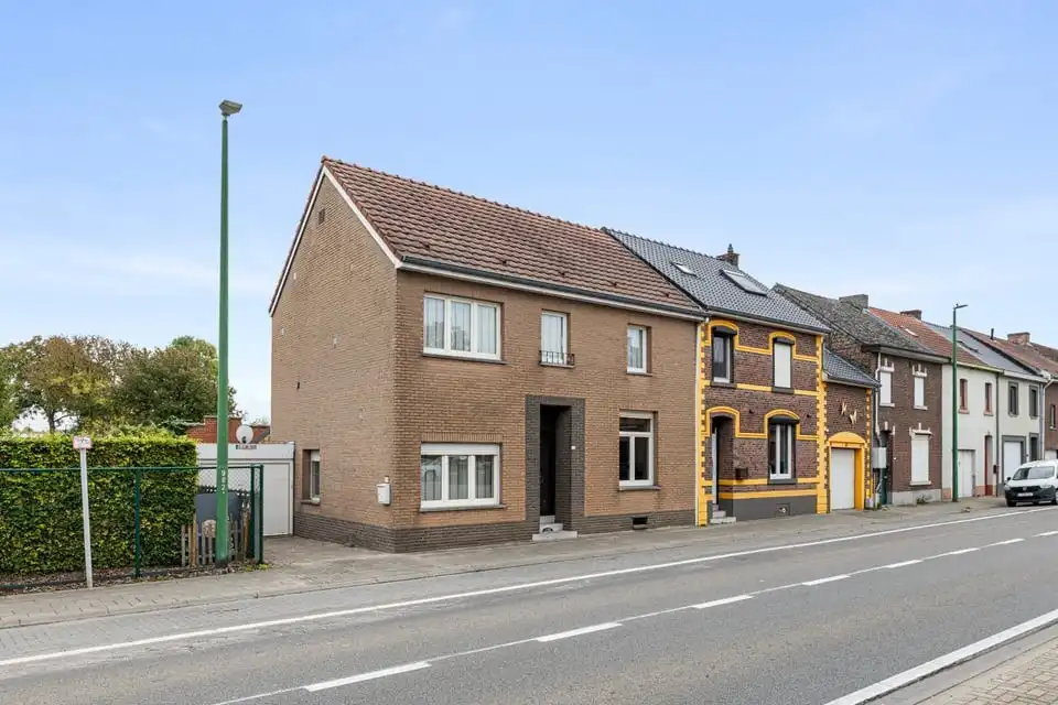 TE RENOVEREN GEZINSWONING MET GARAGE IN HET CENTRUM VAN GINGELOM foto 35